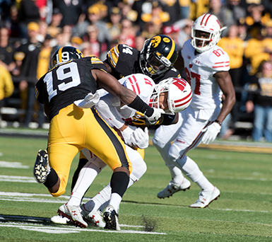 Iowa vs Wisconsin football 