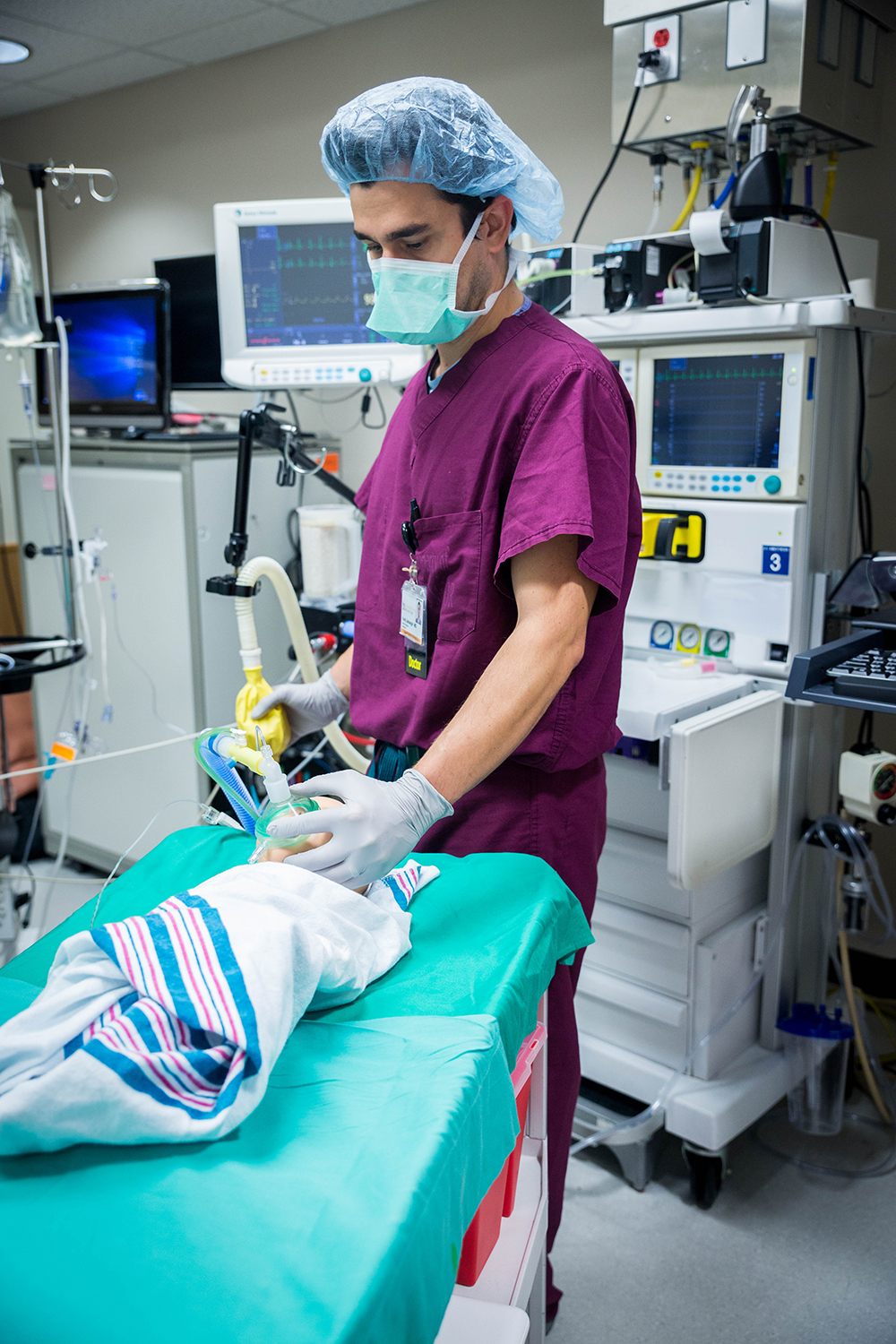 Anesthesia resident participates in a pediatric anesthesia simulation